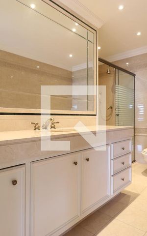 Apartamento à venda com 480m², 4 quartos e 5 vagasBanheiro Social