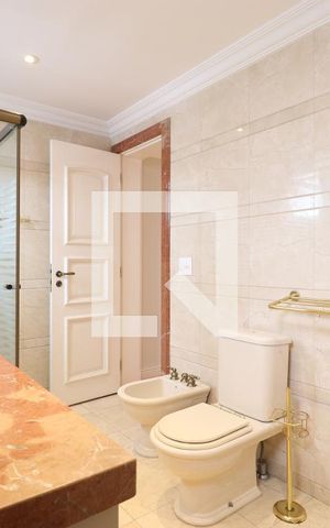 Apartamento à venda com 480m², 4 quartos e 5 vagasBanheiro da Suíte 2