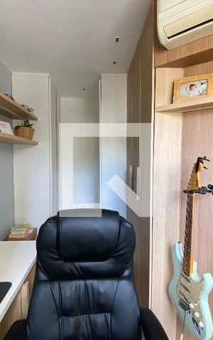 Apartamento à venda com 119m², 3 quartos e 1 vaga Apartamento à venda com 119m², 3 quartos e 1 vagaEscritório