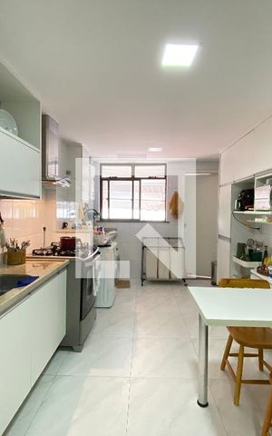 Apartamento à venda com 119m², 3 quartos e 1 vaga Apartamento à venda com 119m², 3 quartos e 1 vagaCozinha e Área de Serviço