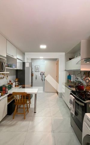 Apartamento à venda com 119m², 3 quartos e 1 vaga Apartamento à venda com 119m², 3 quartos e 1 vagaCozinha e Área de Serviço