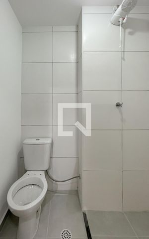 Apartamento à venda com 35m², 2 quartos e sem vaga Apartamento à venda com 35m², 2 quartos e sem vagaBanheiro Social