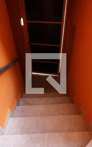 Casa para alugar com 104m², 2 quartos e 2 vagasEscada