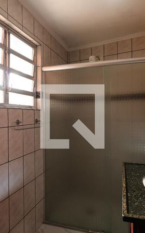 Casa para alugar com 104m², 2 quartos e 2 vagasBanheiro