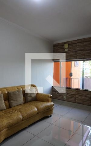 Casa para alugar com 104m², 2 quartos e 2 vagasSala