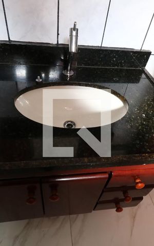 Casa para alugar com 104m², 2 quartos e 2 vagasBanheiro