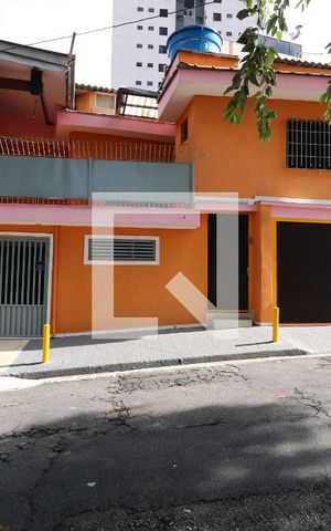 Casa para alugar com 104m², 2 quartos e 2 vagasFachada