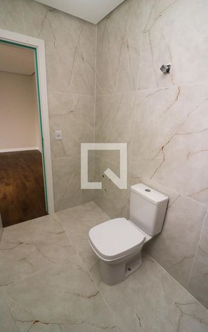 Casa de condomínio à venda com 93m², 3 quartos e 1 vaga Casa de condomínio à venda com 93m², 3 quartos e 1 vagaBanheiro da Suíte