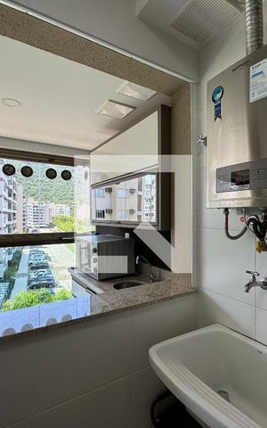 Apartamento para alugar com 65m², 2 quartos e 1 vaga Apartamento para alugar com 65m², 2 quartos e 1 vagaCozinha e Área de Serviço