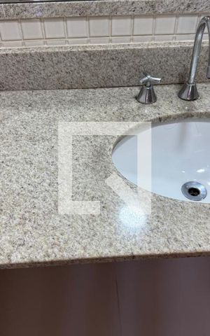 Apartamento para alugar com 65m², 2 quartos e 1 vaga Apartamento para alugar com 65m², 2 quartos e 1 vagaBanheiro Social