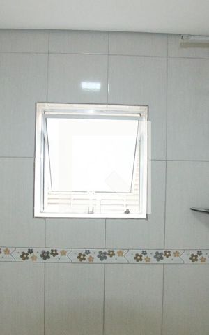 Casa à venda com 300m², 2 quartos e 2 vagas Casa à venda com 300m², 2 quartos e 2 vagasBanheiro