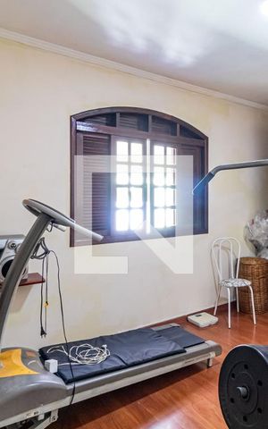 Casa à venda com 221m², 3 quartos e 4 vagas Casa à venda com 221m², 3 quartos e 4 vagasQuarto 02