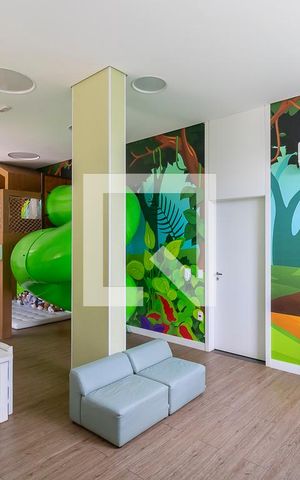 Apartamento à venda com 220m², 3 quartos e 2 vagas Apartamento à venda com 220m², 3 quartos e 2 vagasÁrea comum - Brinquedoteca