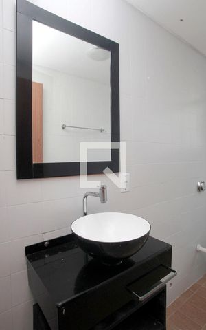 Apartamento para alugar com 60m², 1 quarto e sem vagaBanheiro
