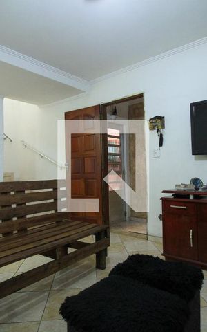 Casa para alugar com 144m², 3 quartos e 3 vagas Casa para alugar com 144m², 3 quartos e 3 vagasSala