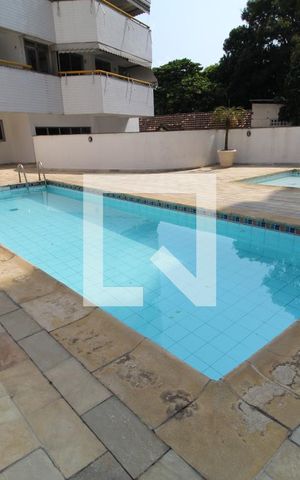 Apartamento à venda com 107m², 4 quartos e 1 vagaÁrea comum - Piscina