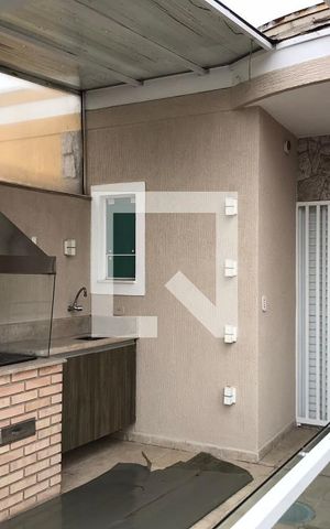 Casa à venda com 140m², 2 quartos e 2 vagasChurrasqueira