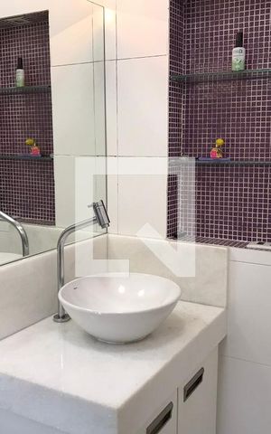 Casa à venda com 140m², 2 quartos e 2 vagasBanheiro - suite 1 pia