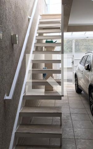 Casa à venda com 140m², 2 quartos e 2 vagasGaragem