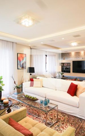 Apartamento à venda com 213m², 4 quartos e 3 vagas Apartamento à venda com 213m², 4 quartos e 3 vagasSala