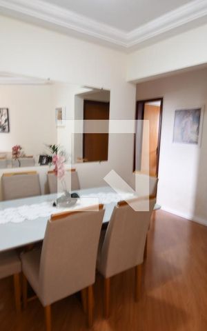 Apartamento à venda com 74m², 2 quartos e 1 vagaSala