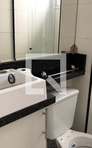 Apartamento para alugar com 40m², 2 quartos e sem vagaBanheiro - cuba e armário