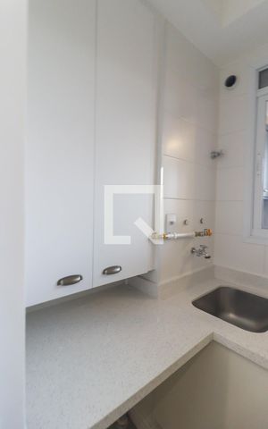 Apartamento à venda com 84m², 3 quartos e 2 vagasCozinha e Área de Serviço