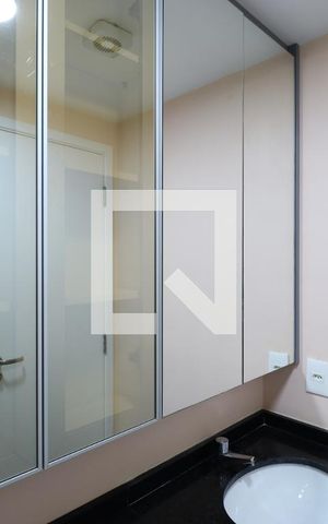 Apartamento à venda com 33m², 1 quarto e 1 vagaDetalhe do banheiro