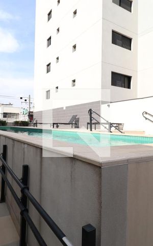 Apartamento à venda com 33m², 1 quarto e 1 vagaÁrea comum - Piscina