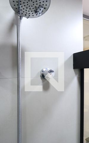 Apartamento à venda com 33m², 1 quarto e 1 vagaDetalhe do banheiro