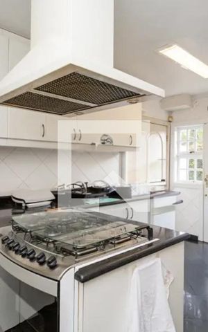 Casa à venda com 548m², 4 quartos e 3 vagasCozinha