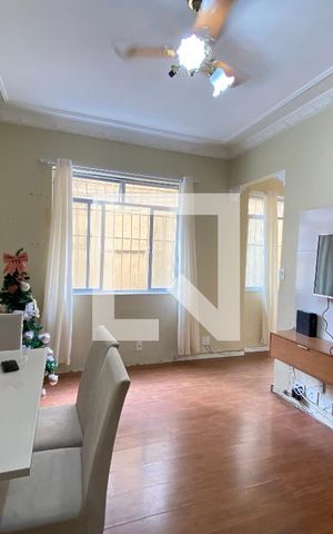Apartamento à venda com 82m², 3 quartos e 1 vaga Apartamento à venda com 82m², 3 quartos e 1 vagaSala