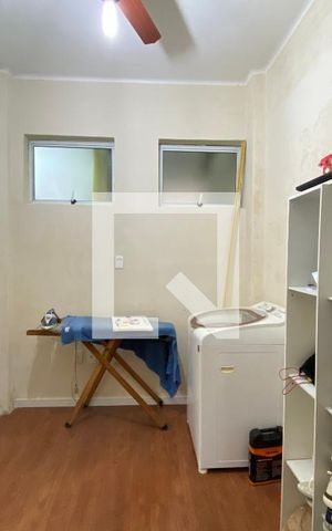 Apartamento à venda com 82m², 3 quartos e 1 vaga Apartamento à venda com 82m², 3 quartos e 1 vagaQuarto de Serviço
