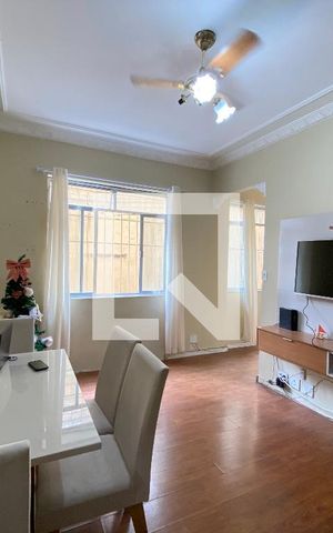 Apartamento à venda com 82m², 3 quartos e 1 vaga Apartamento à venda com 82m², 3 quartos e 1 vagaSala