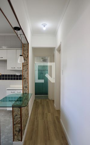 Apartamento à venda com 68m², 2 quartos e sem vaga Apartamento à venda com 68m², 2 quartos e sem vagaCorredor