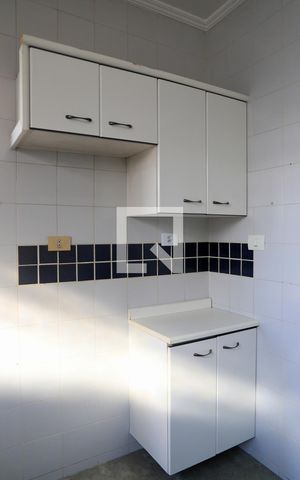 Apartamento à venda com 68m², 2 quartos e sem vaga Apartamento à venda com 68m², 2 quartos e sem vagaCozinha