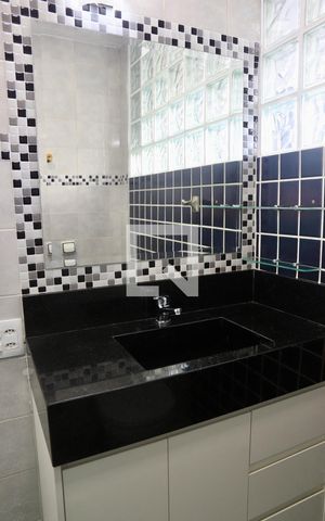 Apartamento à venda com 68m², 2 quartos e sem vaga Apartamento à venda com 68m², 2 quartos e sem vagaBanheiro