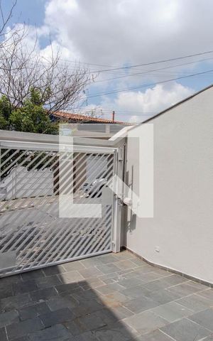 Casa à venda com 195m², 4 quartos e 3 vagas Casa à venda com 195m², 4 quartos e 3 vagasGaragem