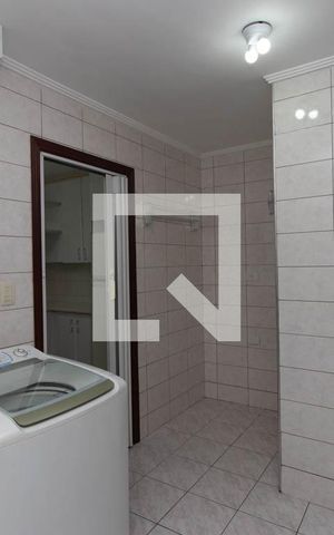 Casa à venda com 195m², 4 quartos e 3 vagas Casa à venda com 195m², 4 quartos e 3 vagasÁrea de Serviço