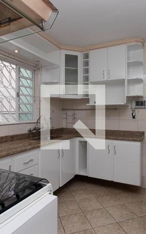 Casa à venda com 195m², 4 quartos e 3 vagas Casa à venda com 195m², 4 quartos e 3 vagasCozinha
