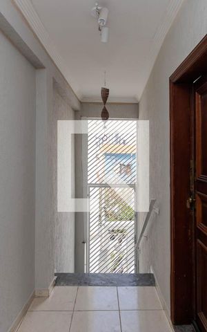 Casa à venda com 195m², 4 quartos e 3 vagas Casa à venda com 195m², 4 quartos e 3 vagasHall de Entrada