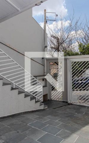 Casa à venda com 195m², 4 quartos e 3 vagas Casa à venda com 195m², 4 quartos e 3 vagasGaragem