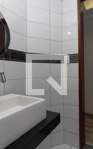 Casa à venda com 195m², 4 quartos e 3 vagas Casa à venda com 195m², 4 quartos e 3 vagasLavabo