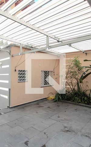 Casa à venda com 195m², 4 quartos e 3 vagas Casa à venda com 195m², 4 quartos e 3 vagasQuintal