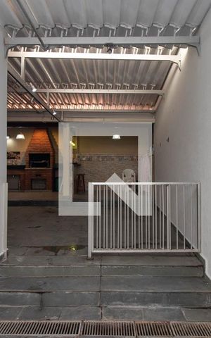 Casa à venda com 195m², 4 quartos e 3 vagas Casa à venda com 195m², 4 quartos e 3 vagasQuintal