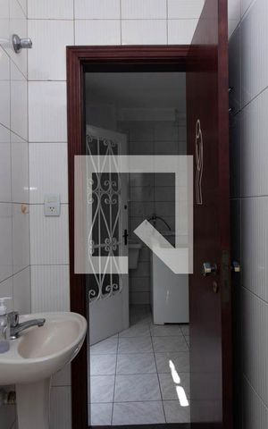Casa à venda com 195m², 4 quartos e 3 vagas Casa à venda com 195m², 4 quartos e 3 vagasBanheiro de Serviço