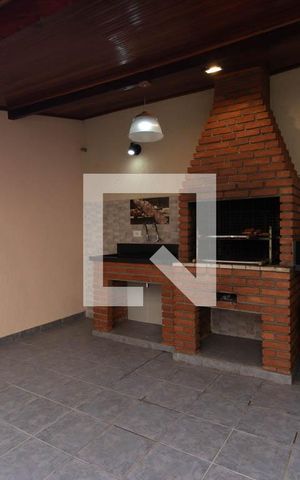 Casa à venda com 195m², 4 quartos e 3 vagas Casa à venda com 195m², 4 quartos e 3 vagasChurrasqueira