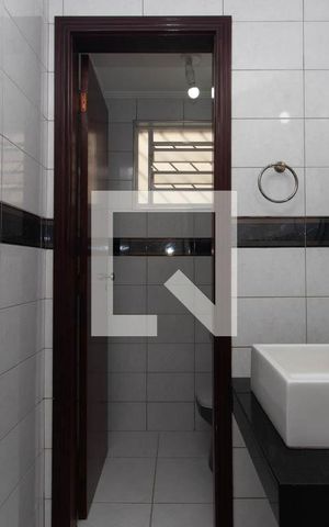 Casa à venda com 195m², 4 quartos e 3 vagas Casa à venda com 195m², 4 quartos e 3 vagasLavabo