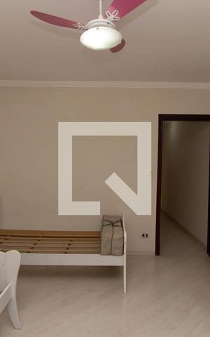 Casa à venda com 195m², 4 quartos e 3 vagas Casa à venda com 195m², 4 quartos e 3 vagasQuarto 1