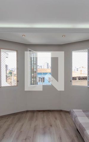 Casa à venda com 195m², 4 quartos e 3 vagas Casa à venda com 195m², 4 quartos e 3 vagasSala